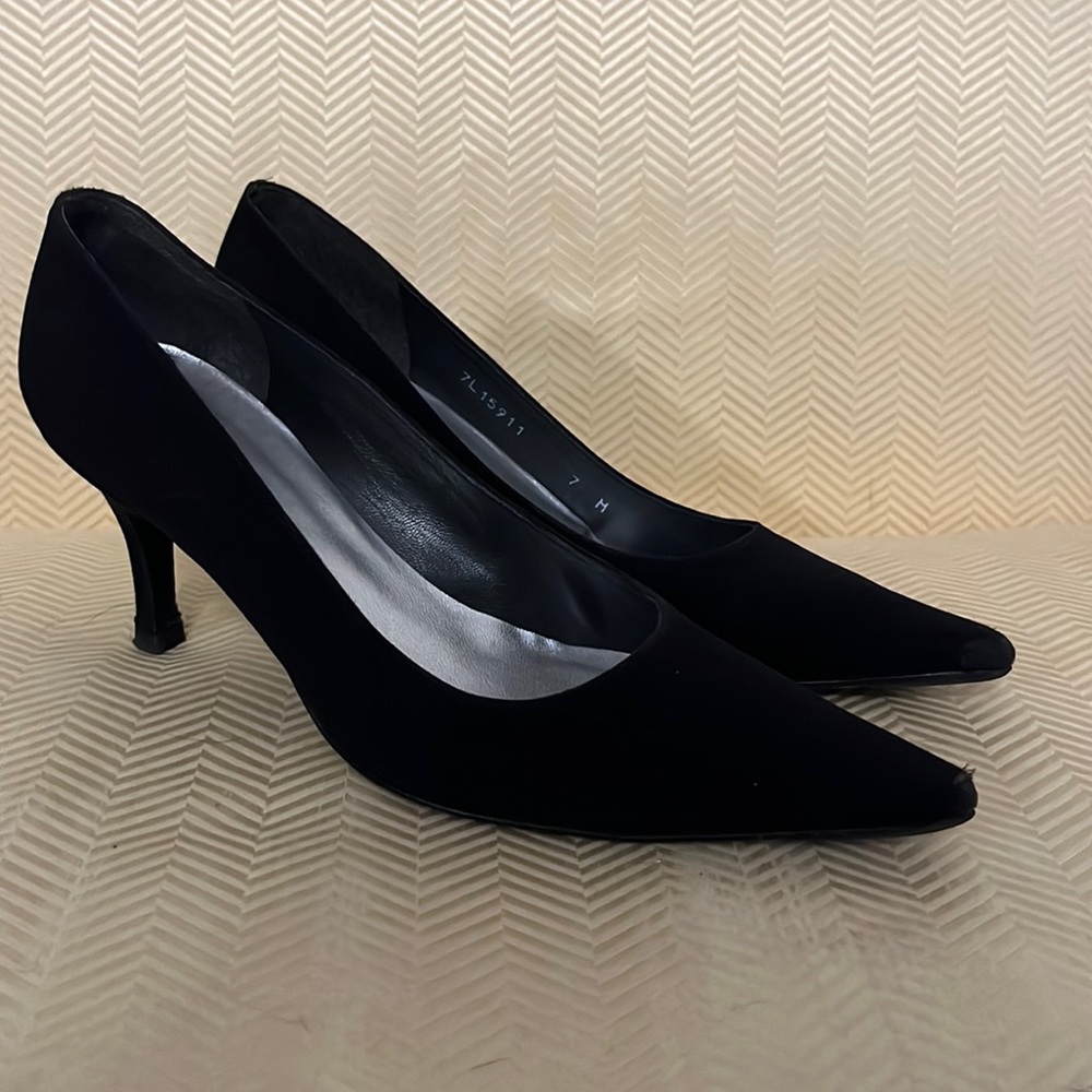 VGUC Stuart Weitzman heels